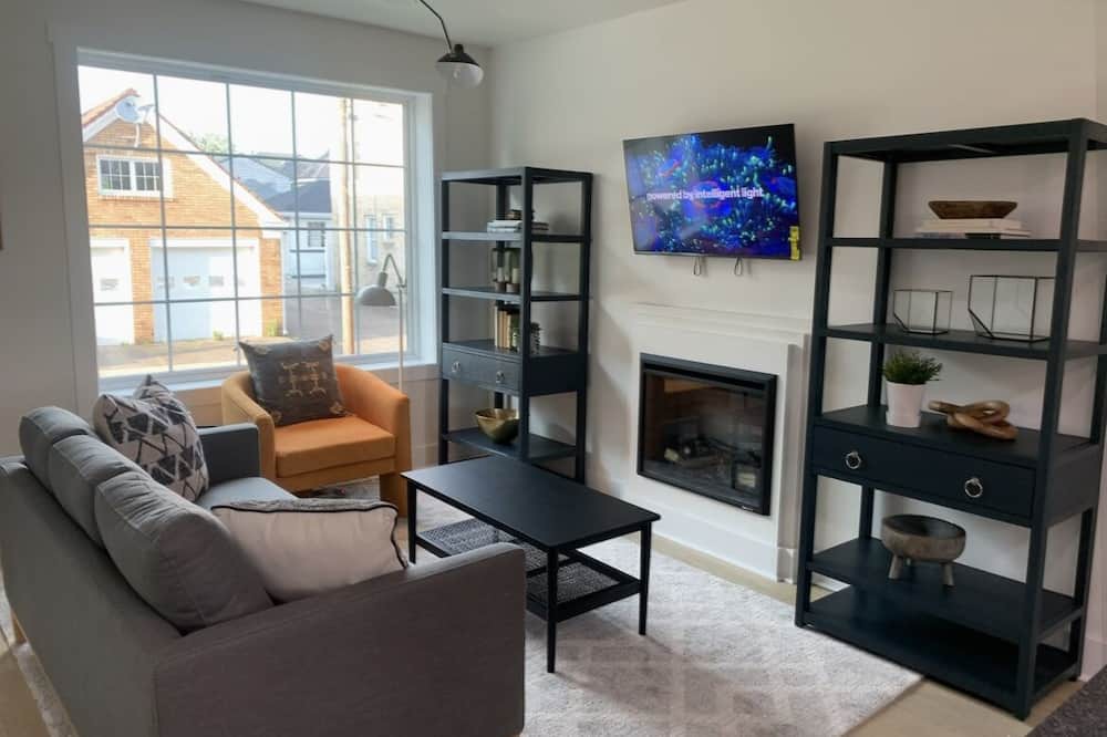 Photo of Livingroom in Parkersburg
