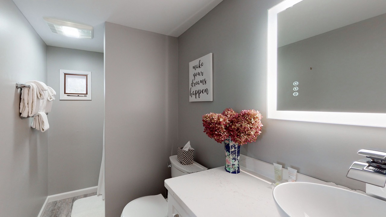 Photo of Bathroom in Warren