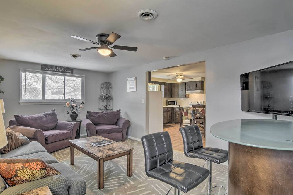 Photo of Livingroom in Amherst