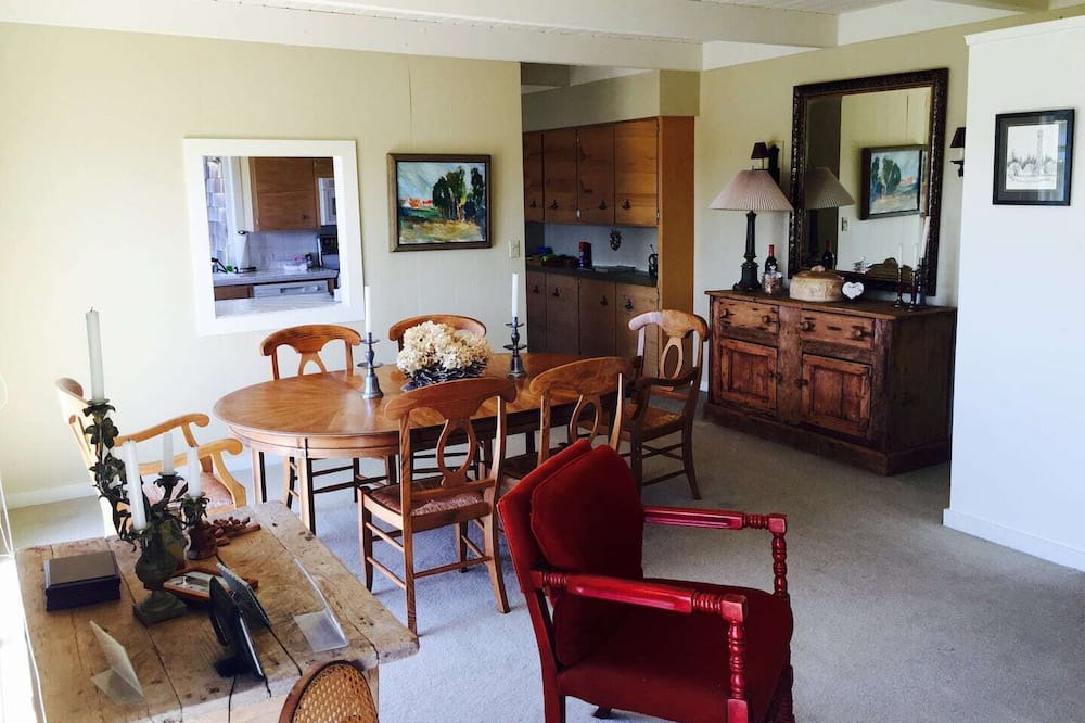 Photo of Livingroom in Warrenton
