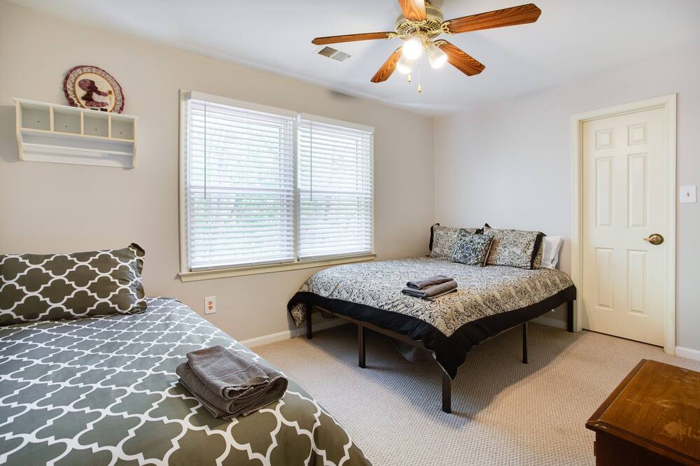Photo of Bedroom in Burtonsville