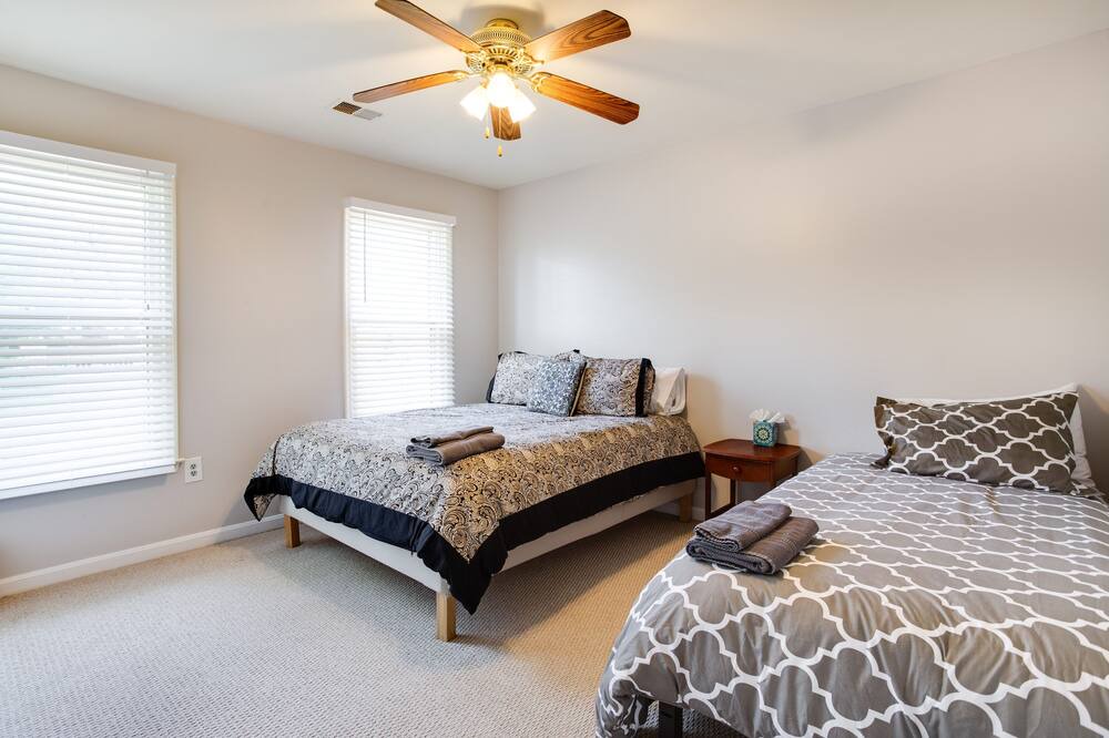 Photo of Bedroom in Burtonsville