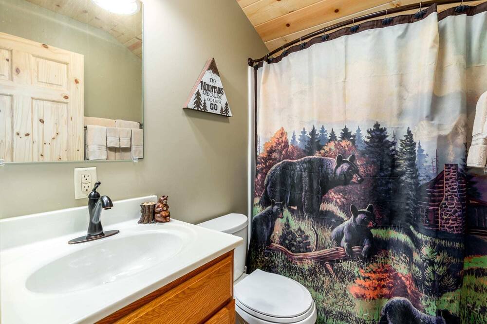 Photo of Bathroom in Alpine Lake