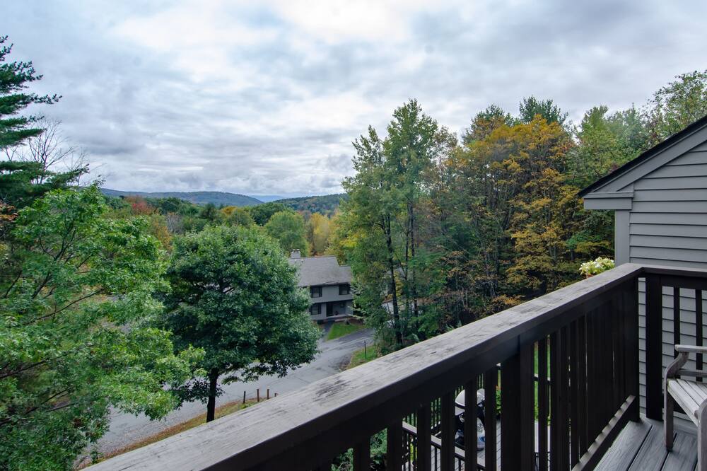Photo of Patio Balcony in West Hartford