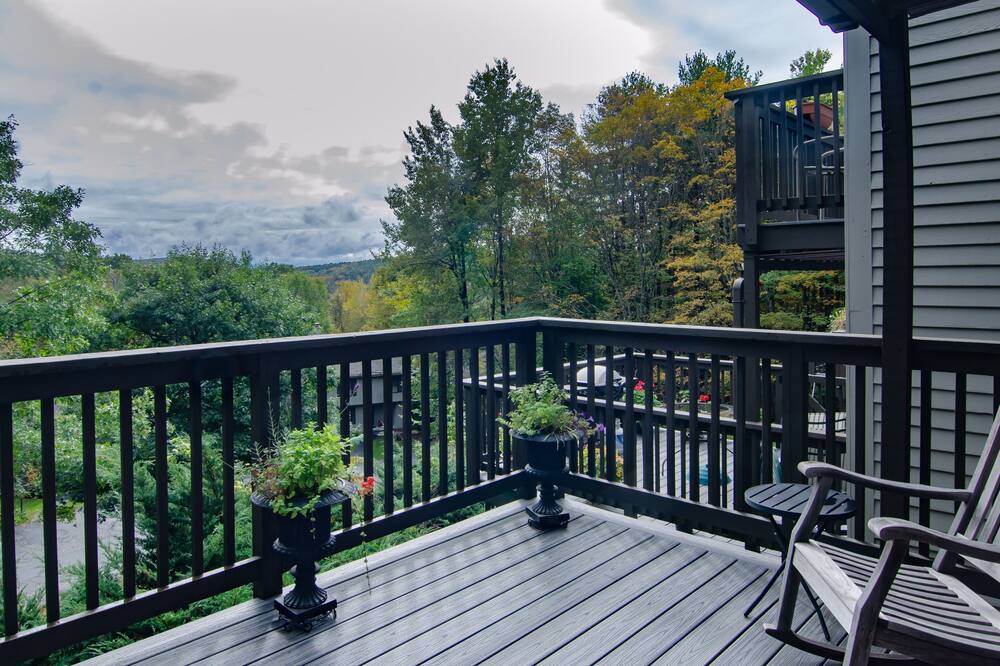 Photo of Patio Balcony in West Hartford
