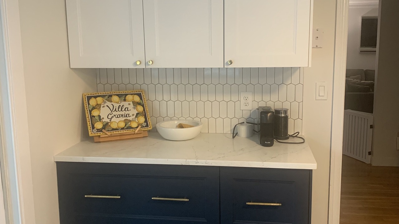 Photo of Kitchen in Jamaica Hills - Pond
