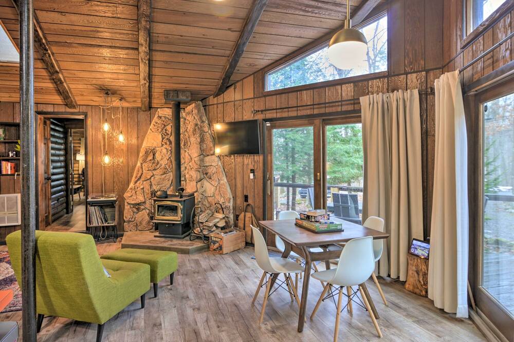 Photo of Bedroom in Alpine Lake