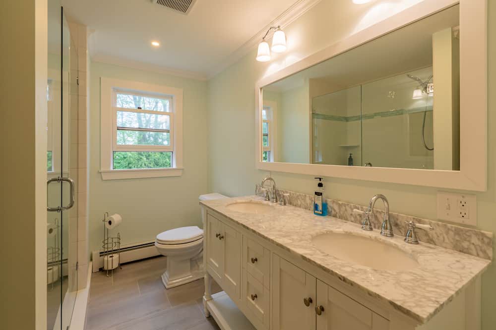 Photo of Bathroom in Rye Beach