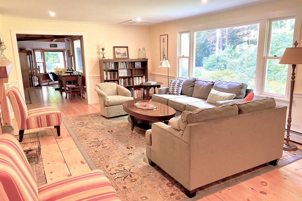 Photo of Livingroom in Rye Beach