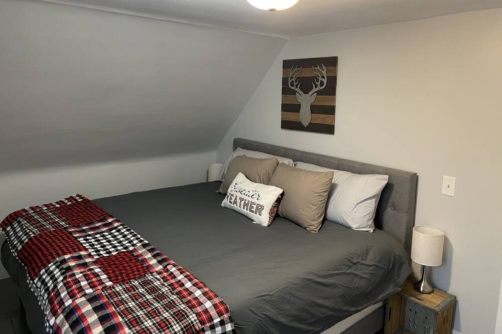 Photo of Bedroom in Sunapee