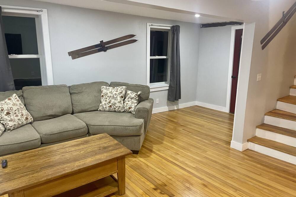 Photo of Livingroom in Sunapee