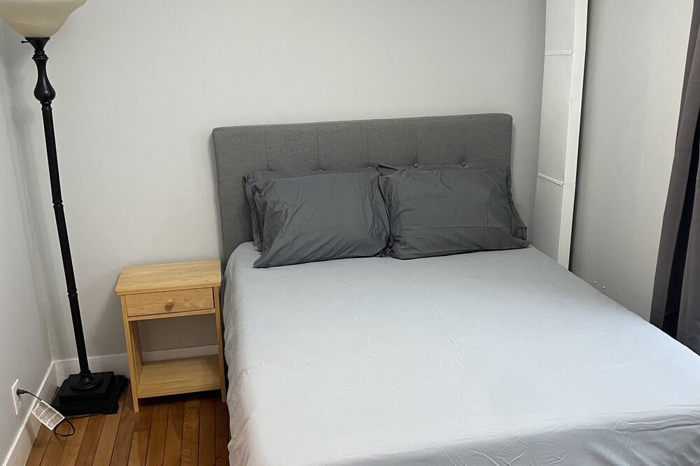 Photo of Bedroom in Sunapee