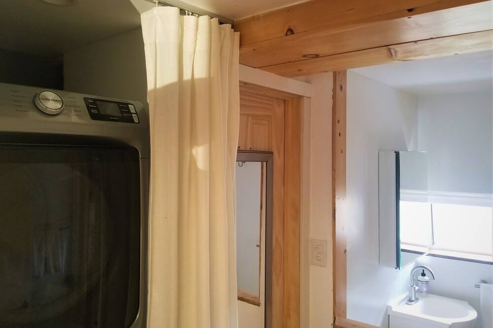 Photo of Bathroom in Gardiner