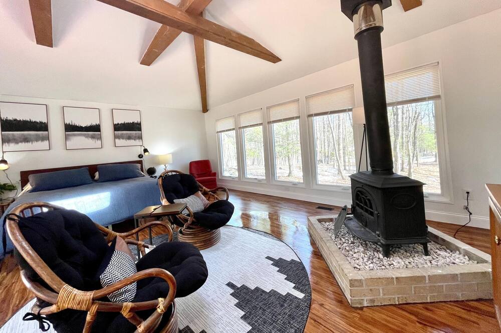 Photo of Livingroom in The Woods