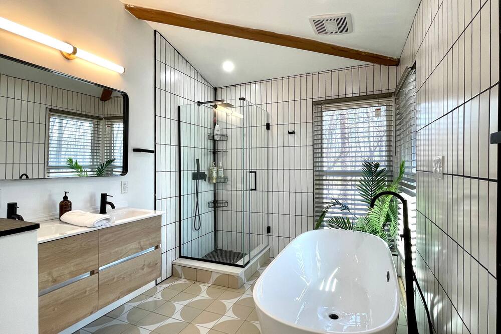Photo of Bathroom in The Woods