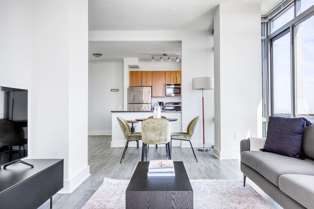 Photo of Livingroom in Hunters Point