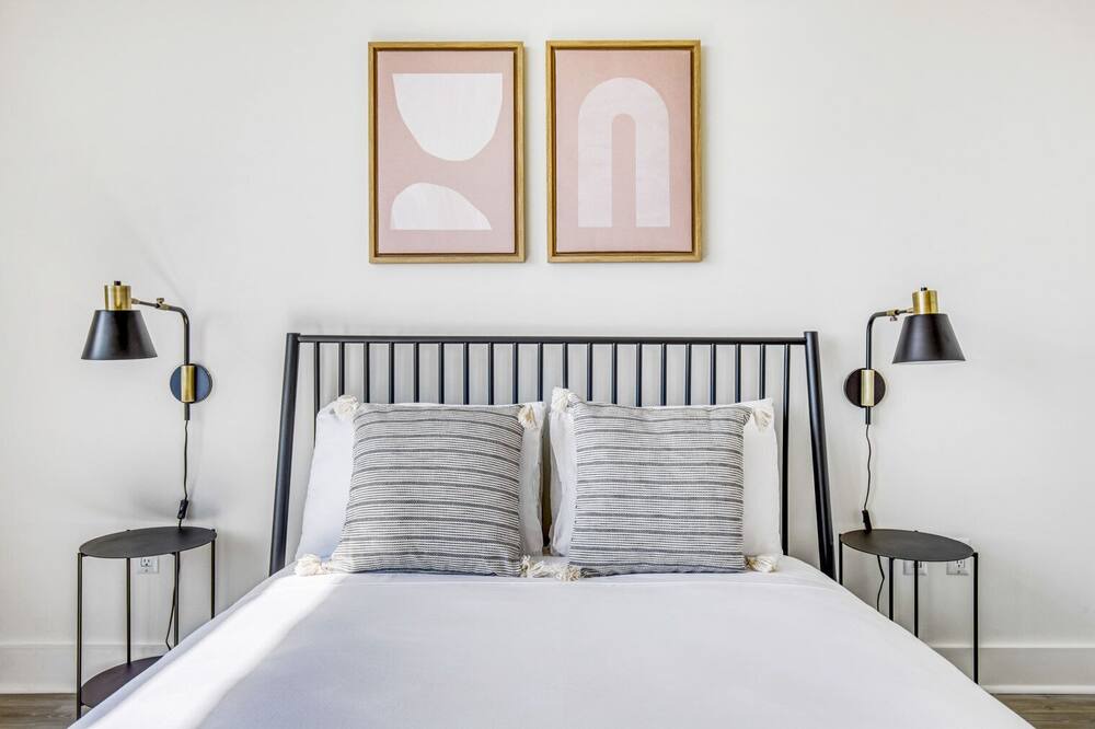 Photo of Bedroom in Hunters Point