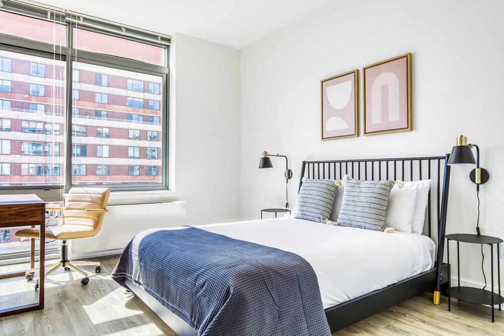 Photo of Bedroom in Hunters Point