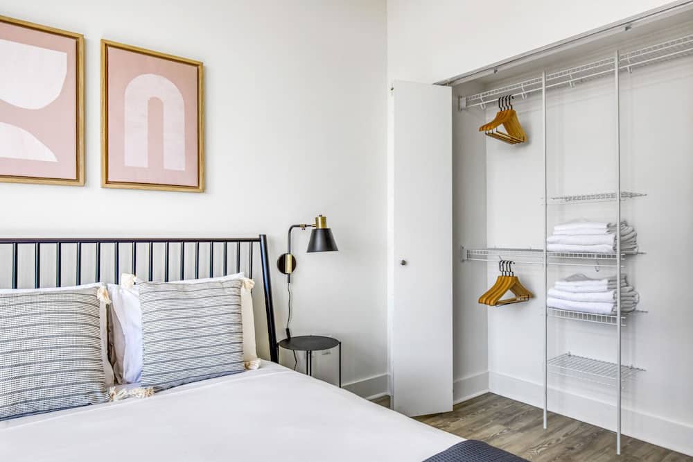 Photo of Bedroom in Hunters Point