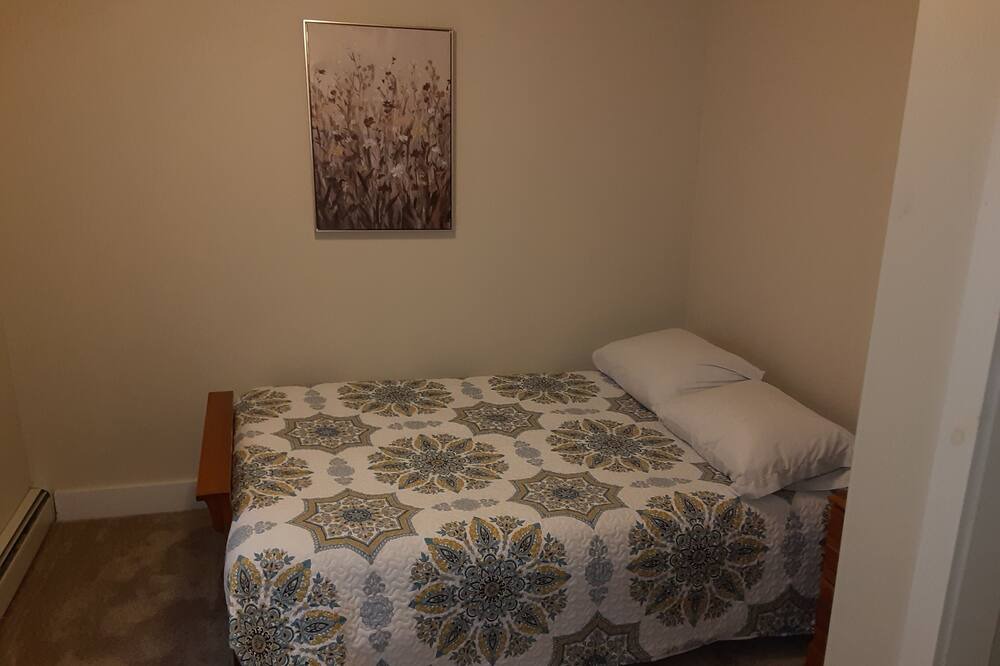 Photo of Bedroom in Newfield