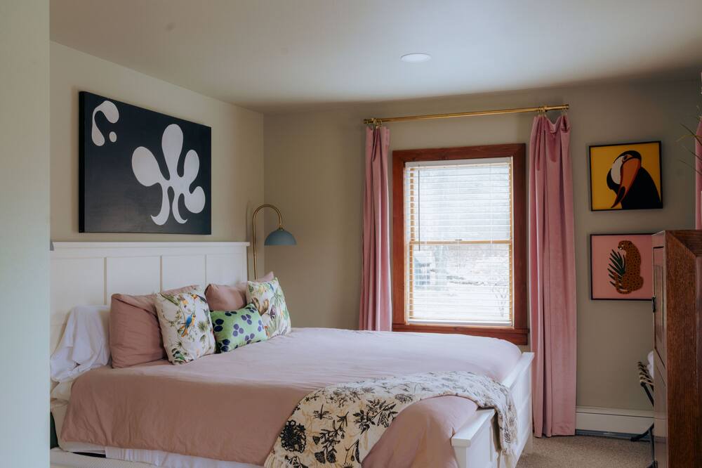 Photo of Bedroom in Lexington