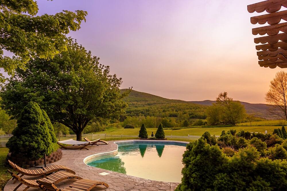 Photo of Outdoor in Lexington