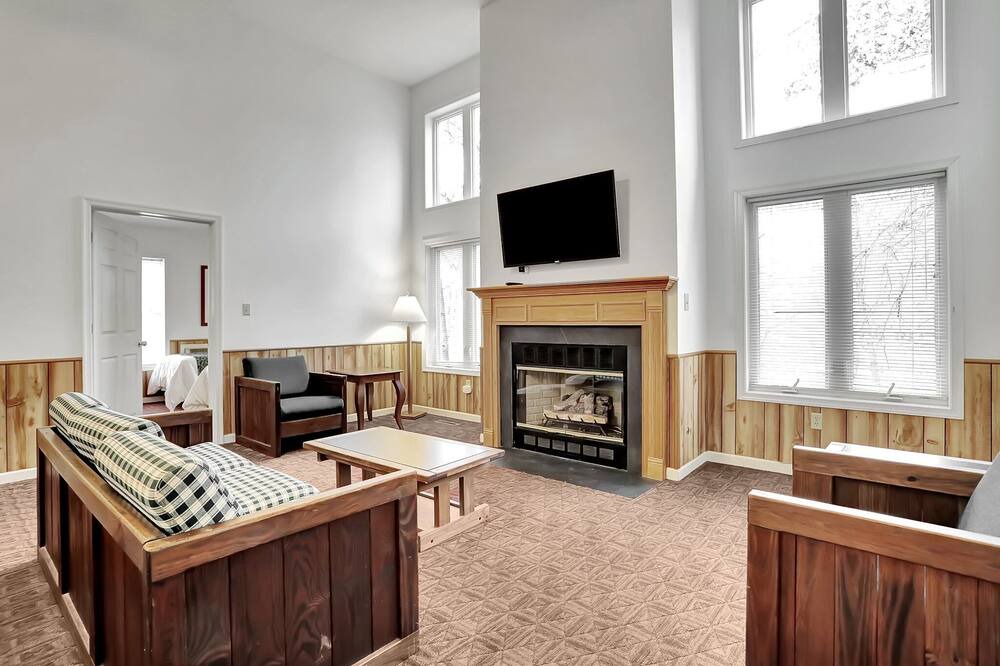 Photo of Livingroom in The Woods