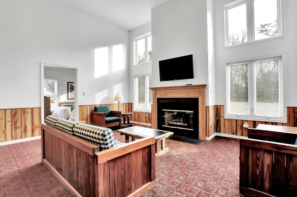 Photo of Livingroom in The Woods