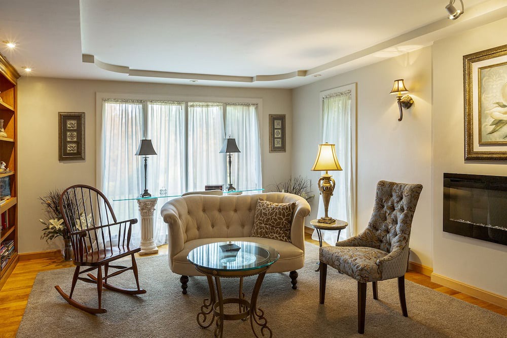 Photo of Livingroom in Lyndeborough