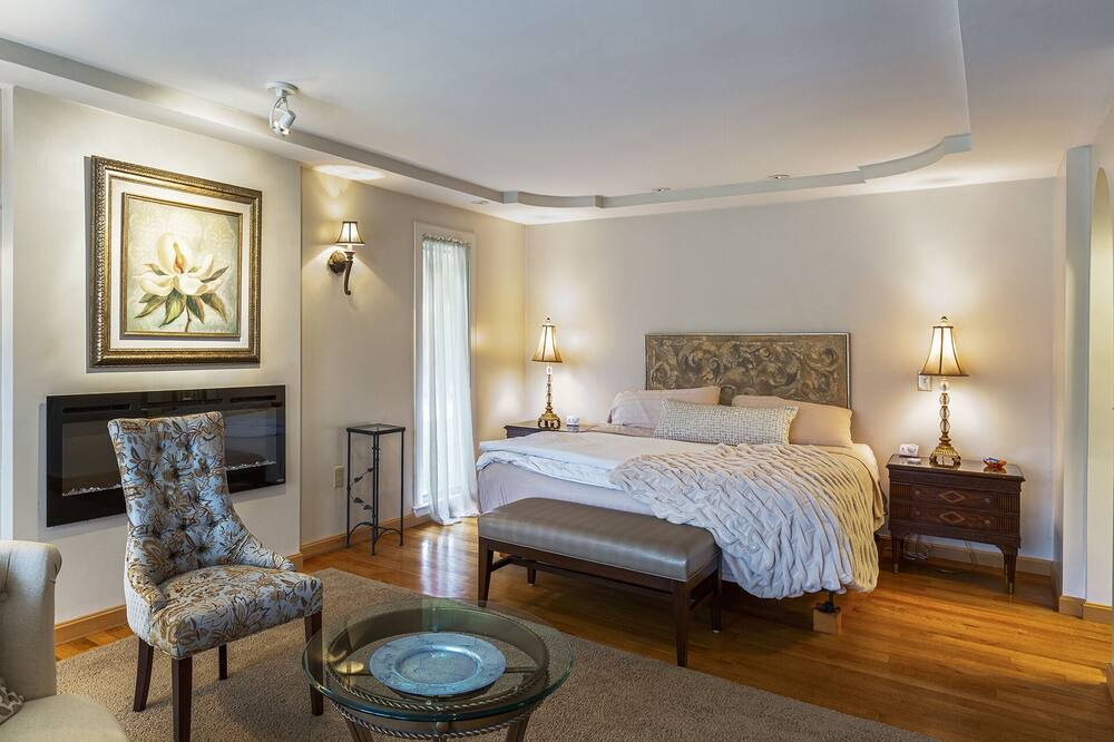 Photo of Bedroom in Lyndeborough