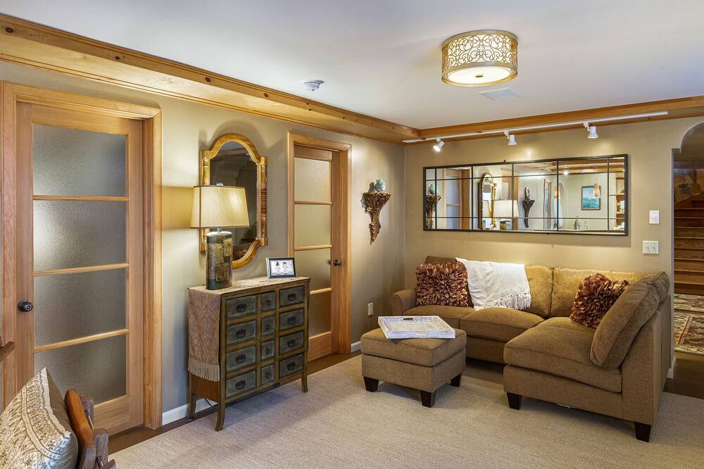 Photo of Livingroom in Lyndeborough