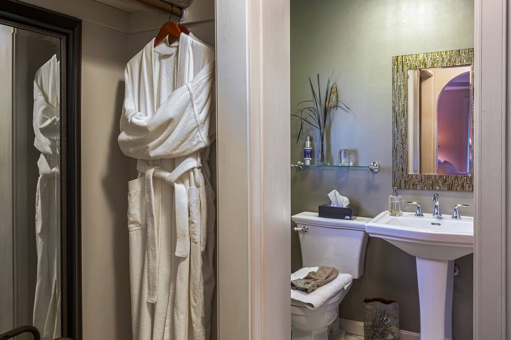 Photo of Bathroom in Lyndeborough