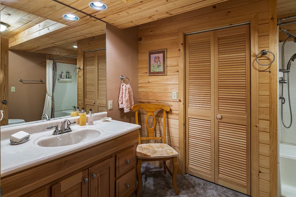 Photo of Bathroom in Lyndeborough