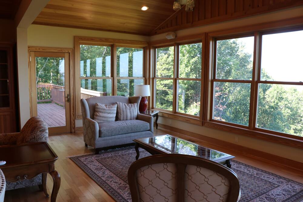 Photo of Livingroom in Caldwell
