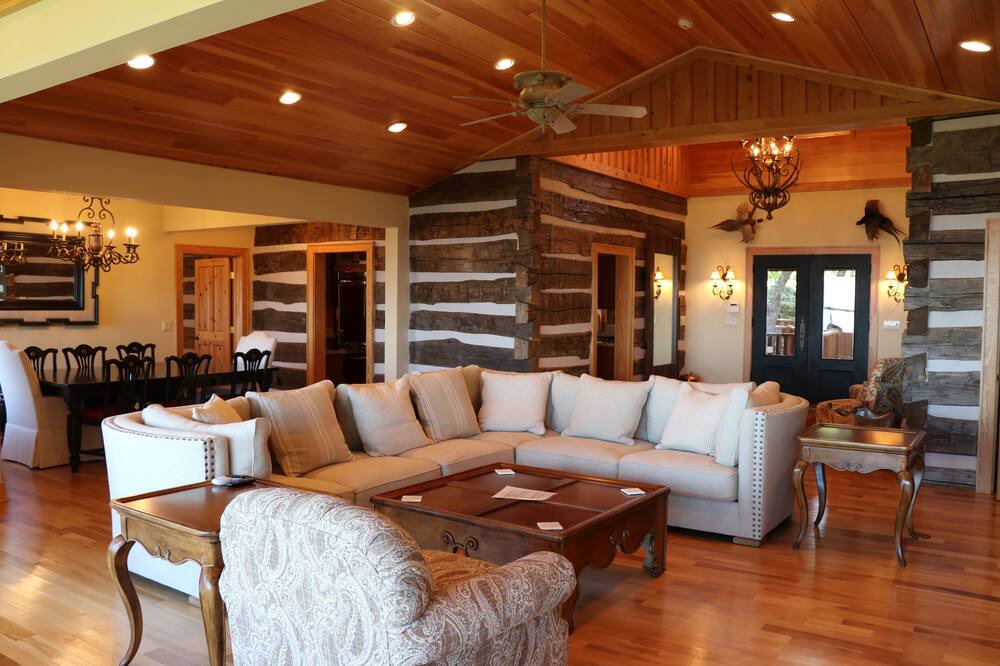 Photo of Livingroom in Caldwell