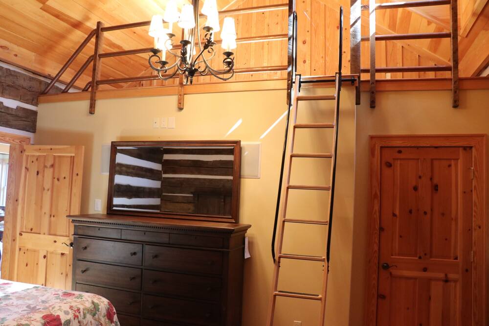 Photo of Bedroom in Caldwell