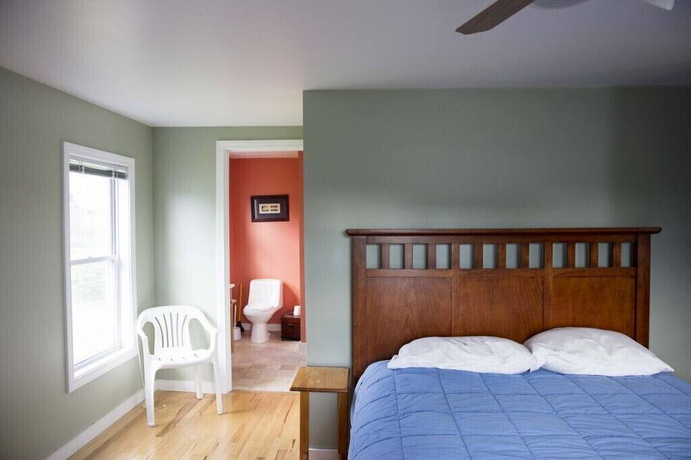 Photo of Bedroom in Jonesport