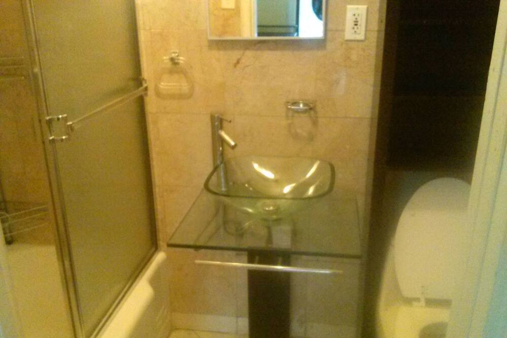 Photo of Bathroom in Albany