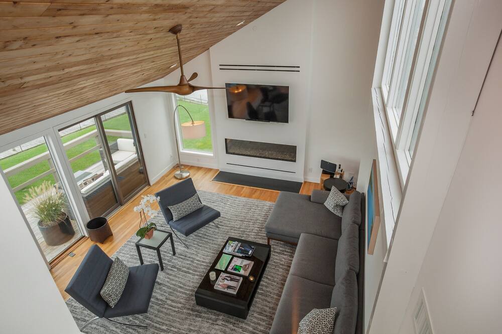 Photo of Livingroom in Westhampton Beach