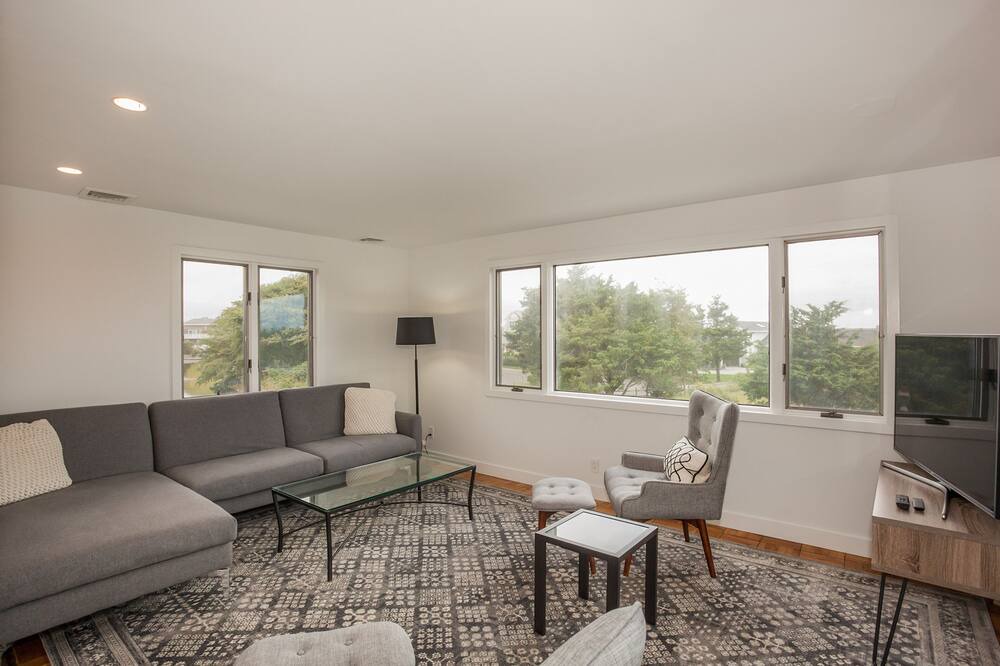 Photo of Livingroom in Westhampton Beach