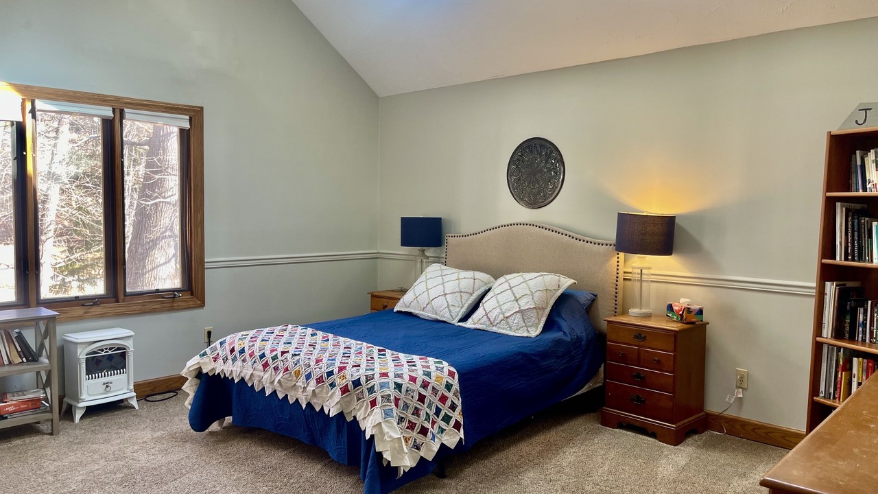 Photo of Bedroom in New River