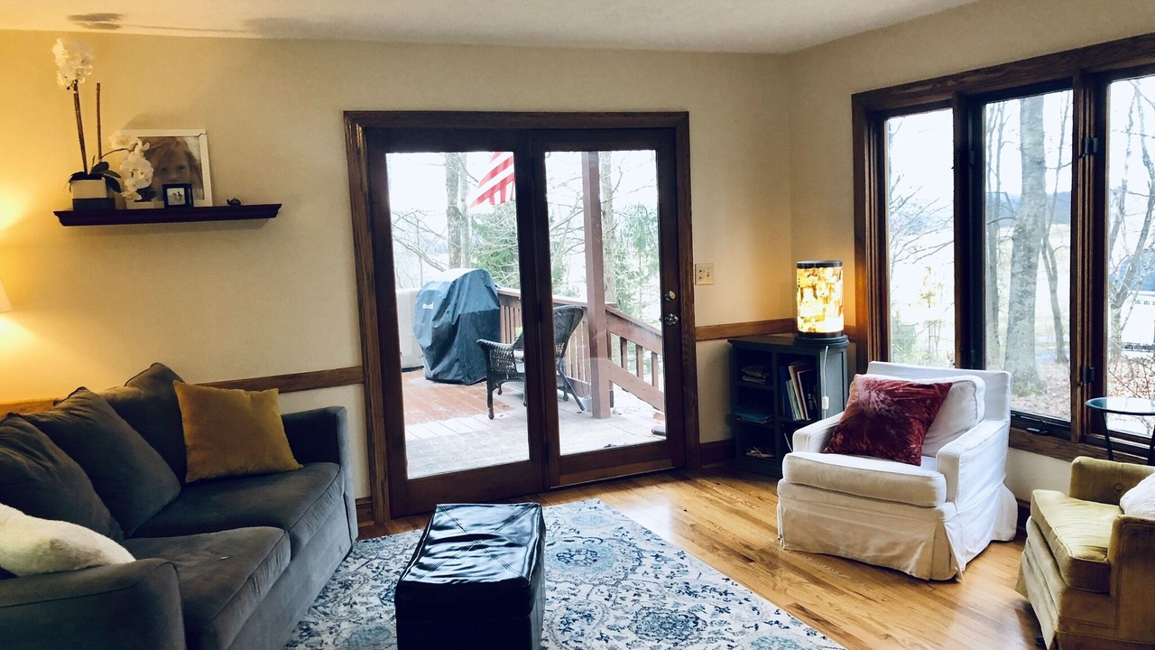 Photo of Livingroom in New River