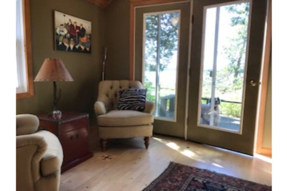 Photo of Livingroom in South Hero