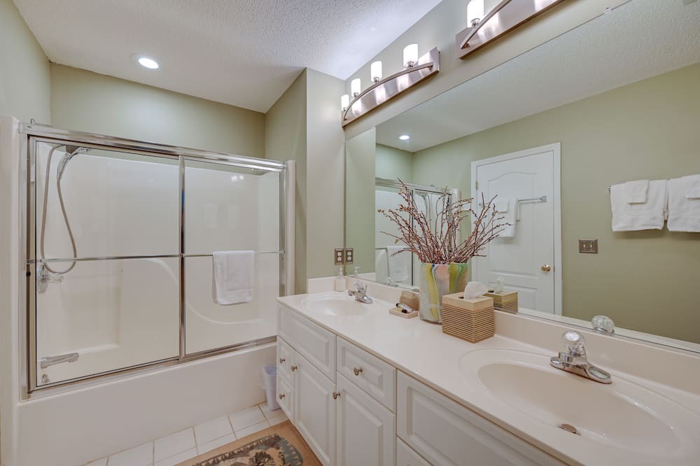 Photo of Bathroom in Roaring Gap