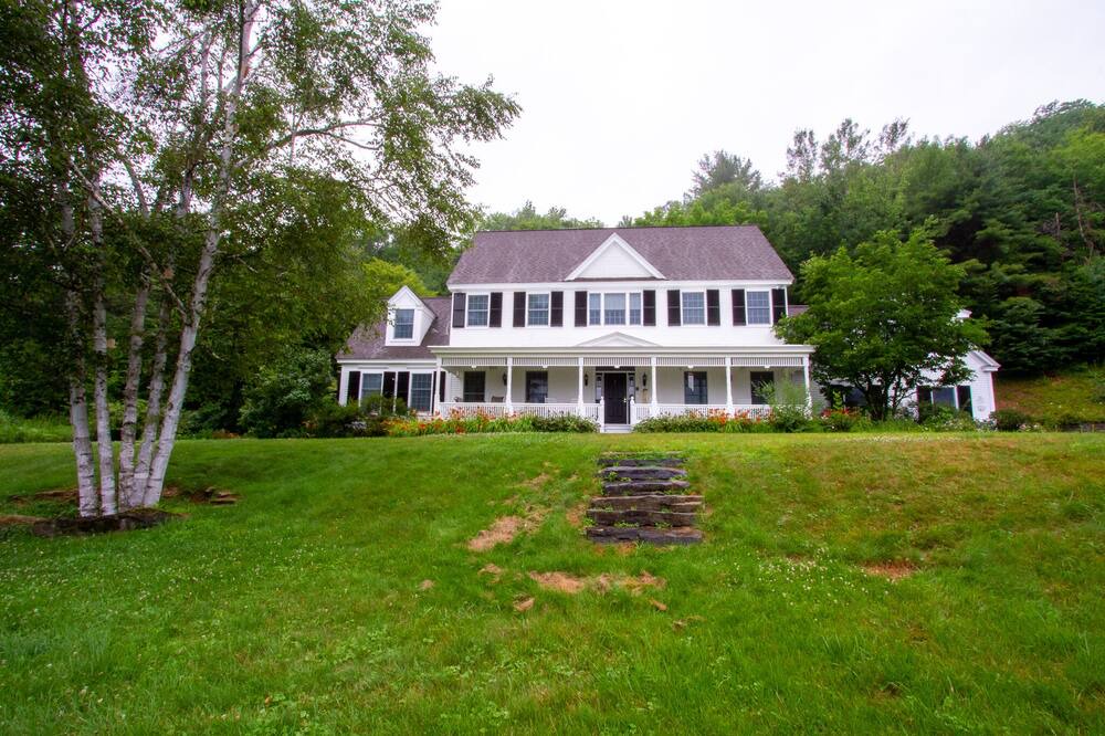Photo of Outdoor in Woodstock