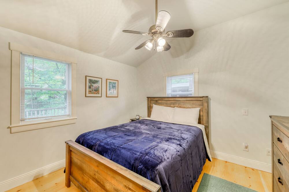 Photo of Others in Stowe Hollow