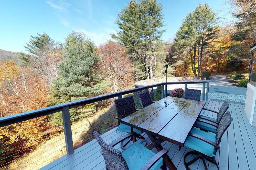 Photo of Patio Balcony in West Hartford