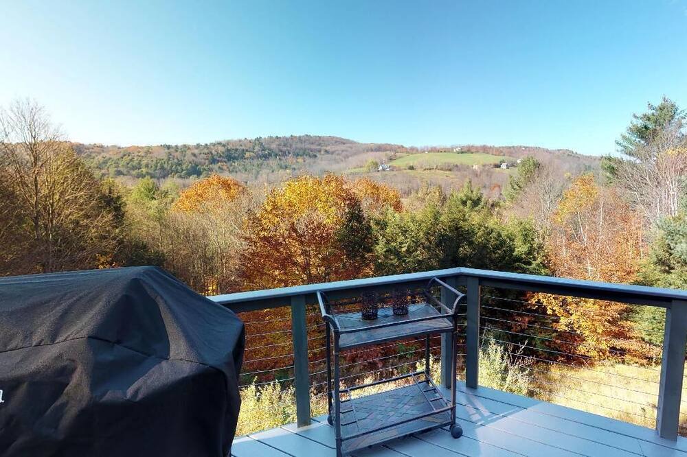 Photo of Patio Balcony in West Hartford
