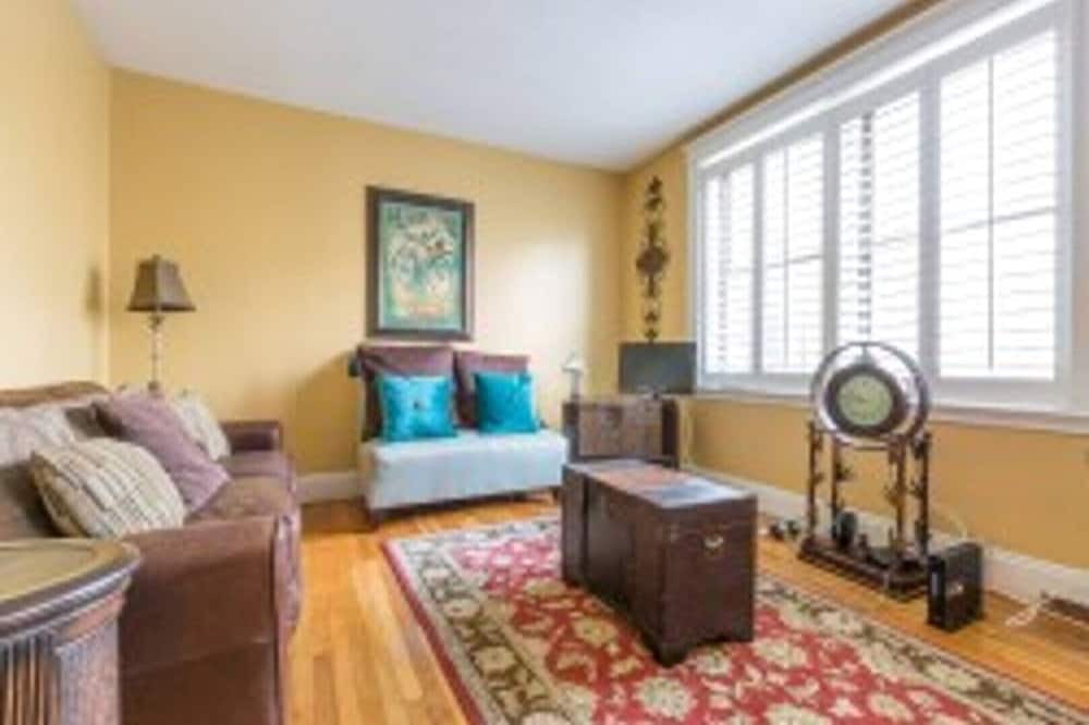 Photo of Livingroom in West Fens