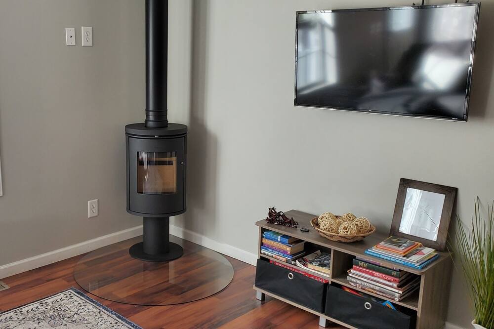 Photo of Bedroom in Town of Denning